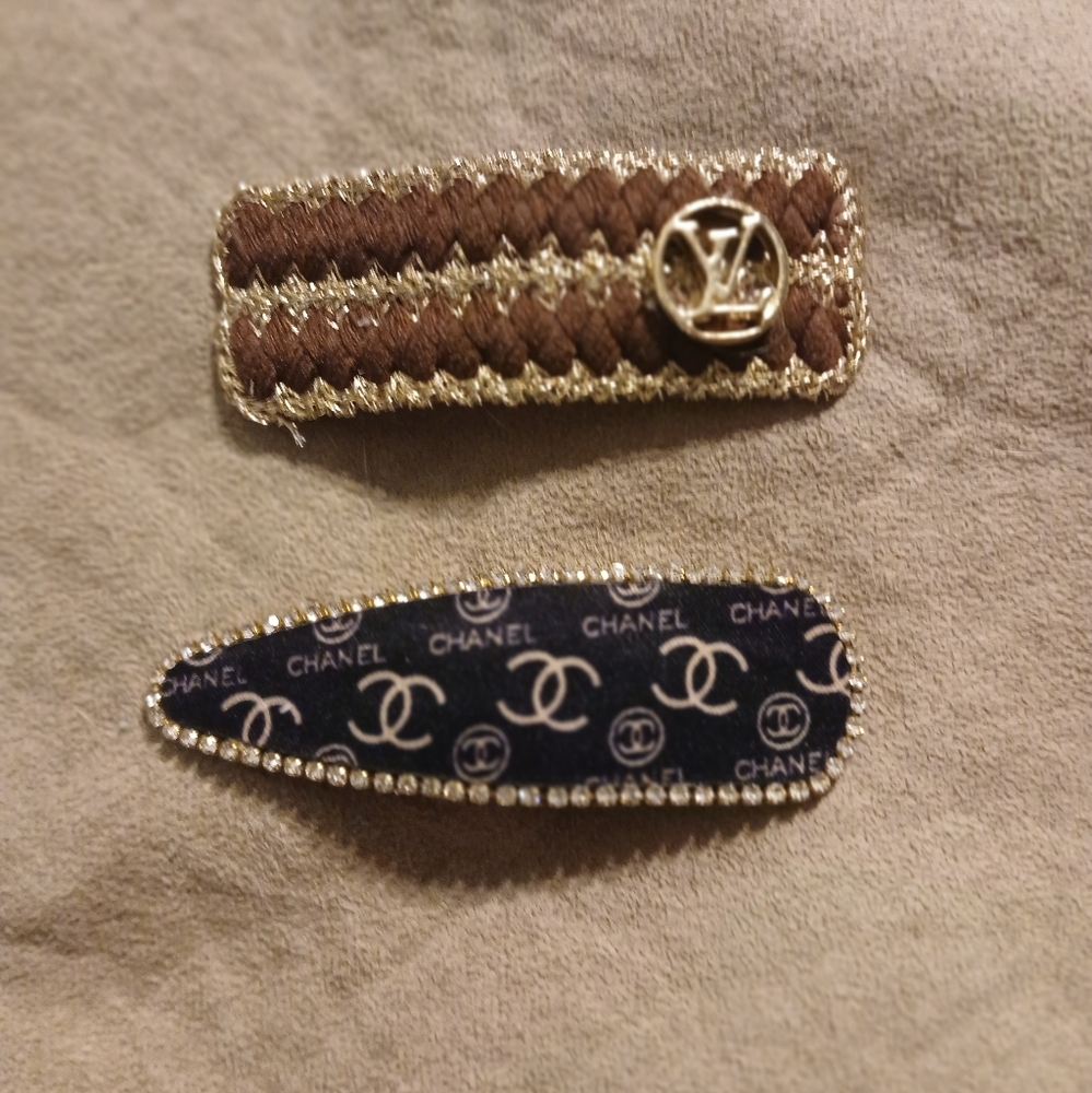 Bundle Of Homemade Fashion Hair Clips.